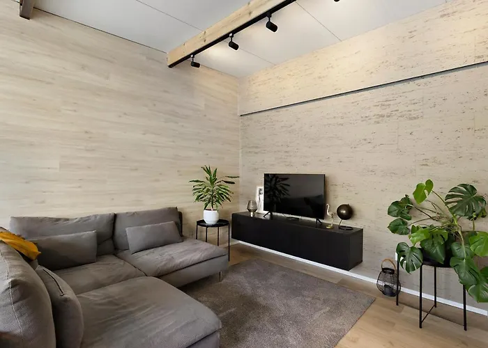 Fuer 2 - Parkplatz - Kueche - Terrasse * شباير